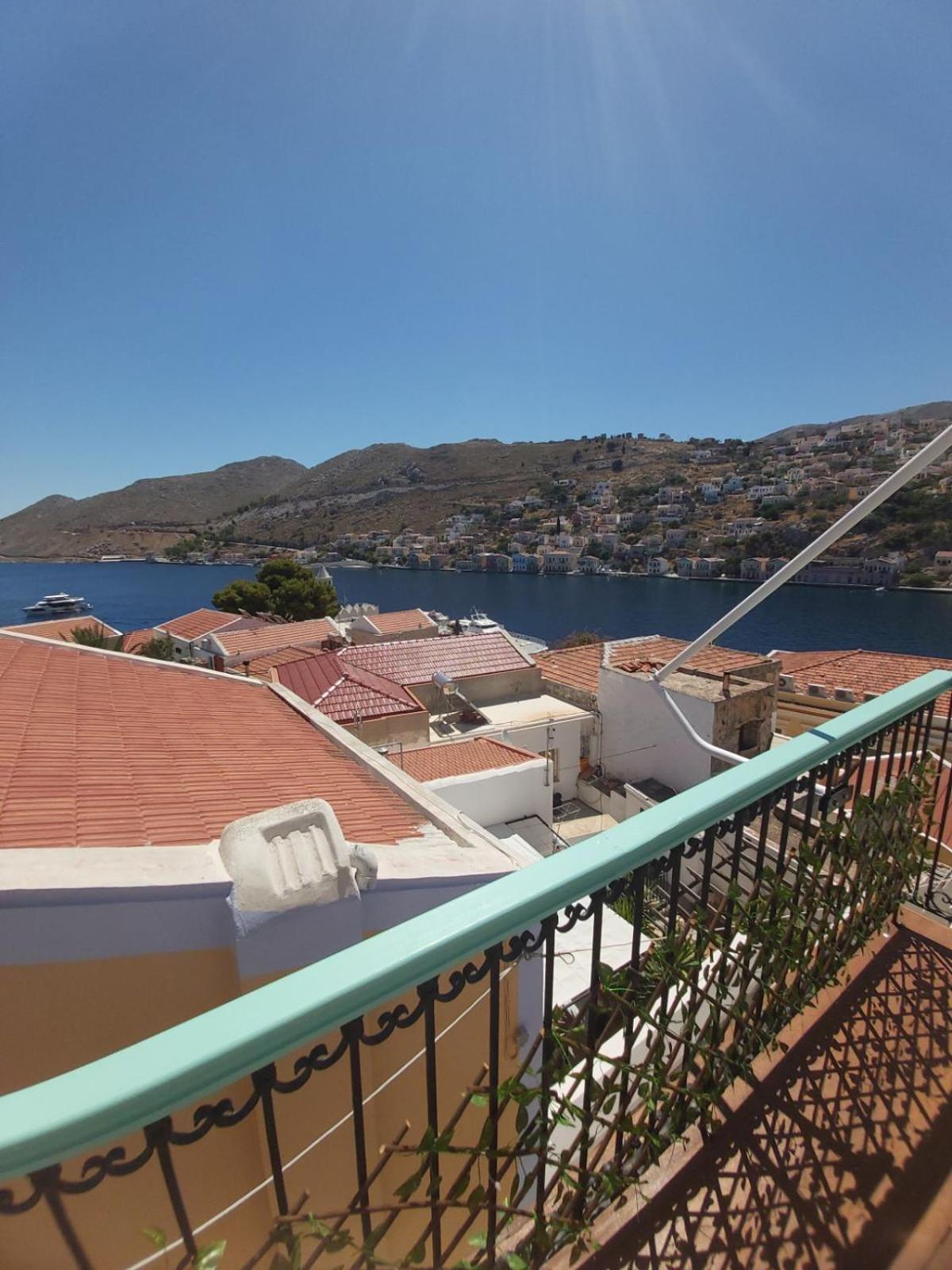 89 Steps Symi Apartment Стая снимка